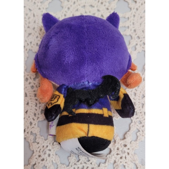 Hallmark, 4" Itty Bittys. Captain America and Batgirl. Great‎ Condition. - Picture 6 of 6